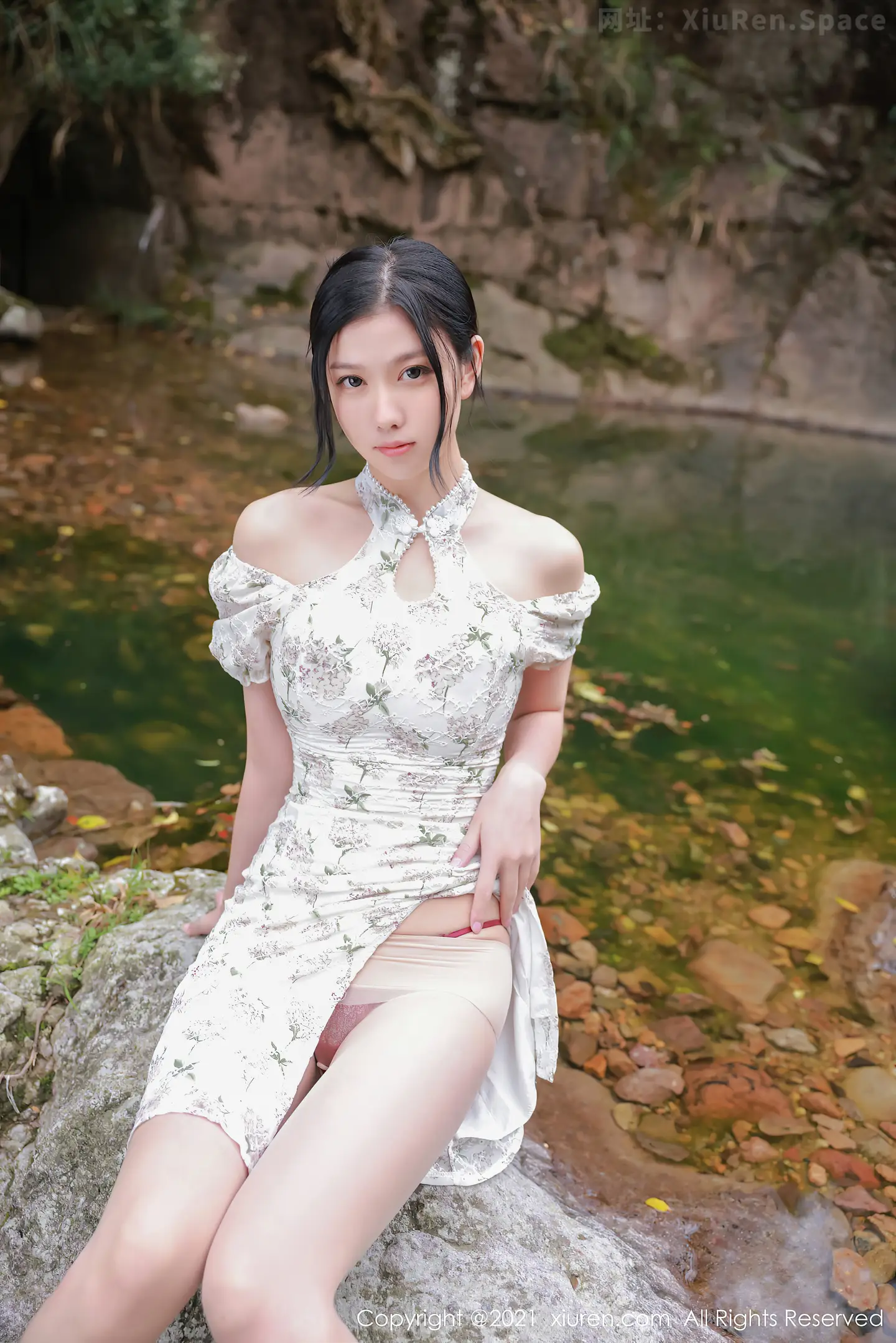 图片[5]-[XiuRen秀人网]VOL.4229 模特李雅柔大理旅拍户外山间性感服饰配肉丝裤袜撩人诱惑写真48P-秀人网官方网站